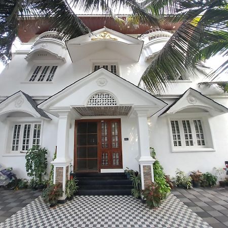 Kochi Annies Inn Homestay מראה חיצוני תמונה